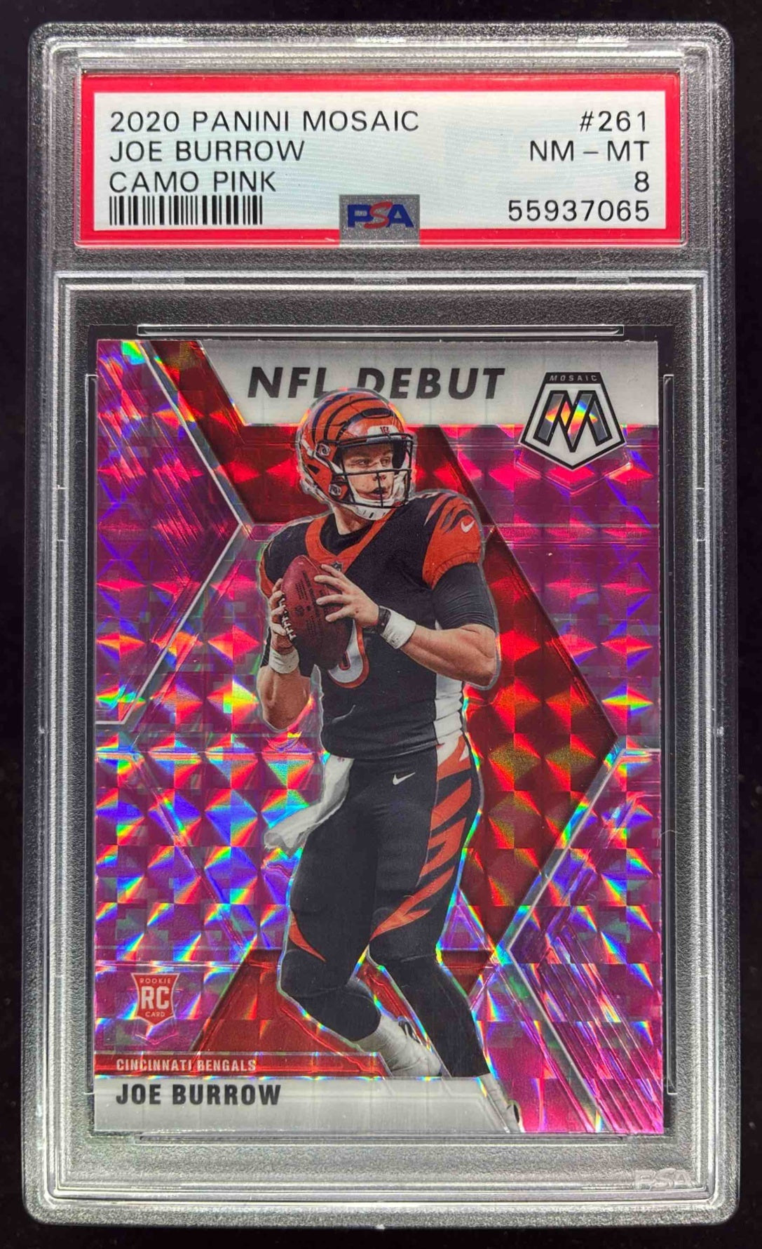 2020 Panini Mosaic Prizm Camo Pink #261 Joe Burrow RC PSA 8