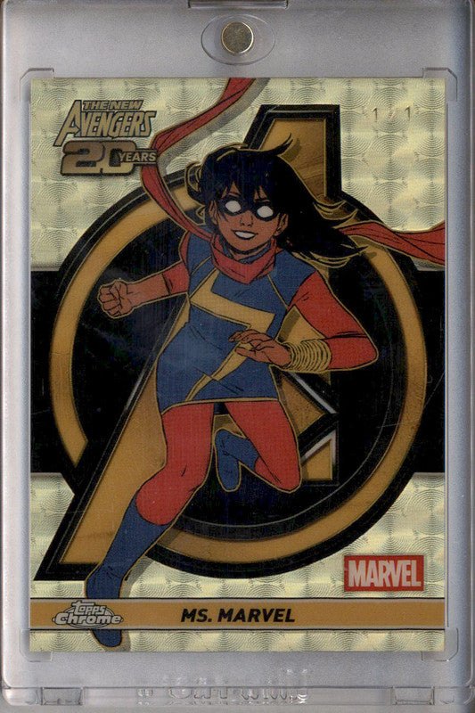 2025 Topps Chrome Marvel The New Avengers 20th SuperFractor #AV-8