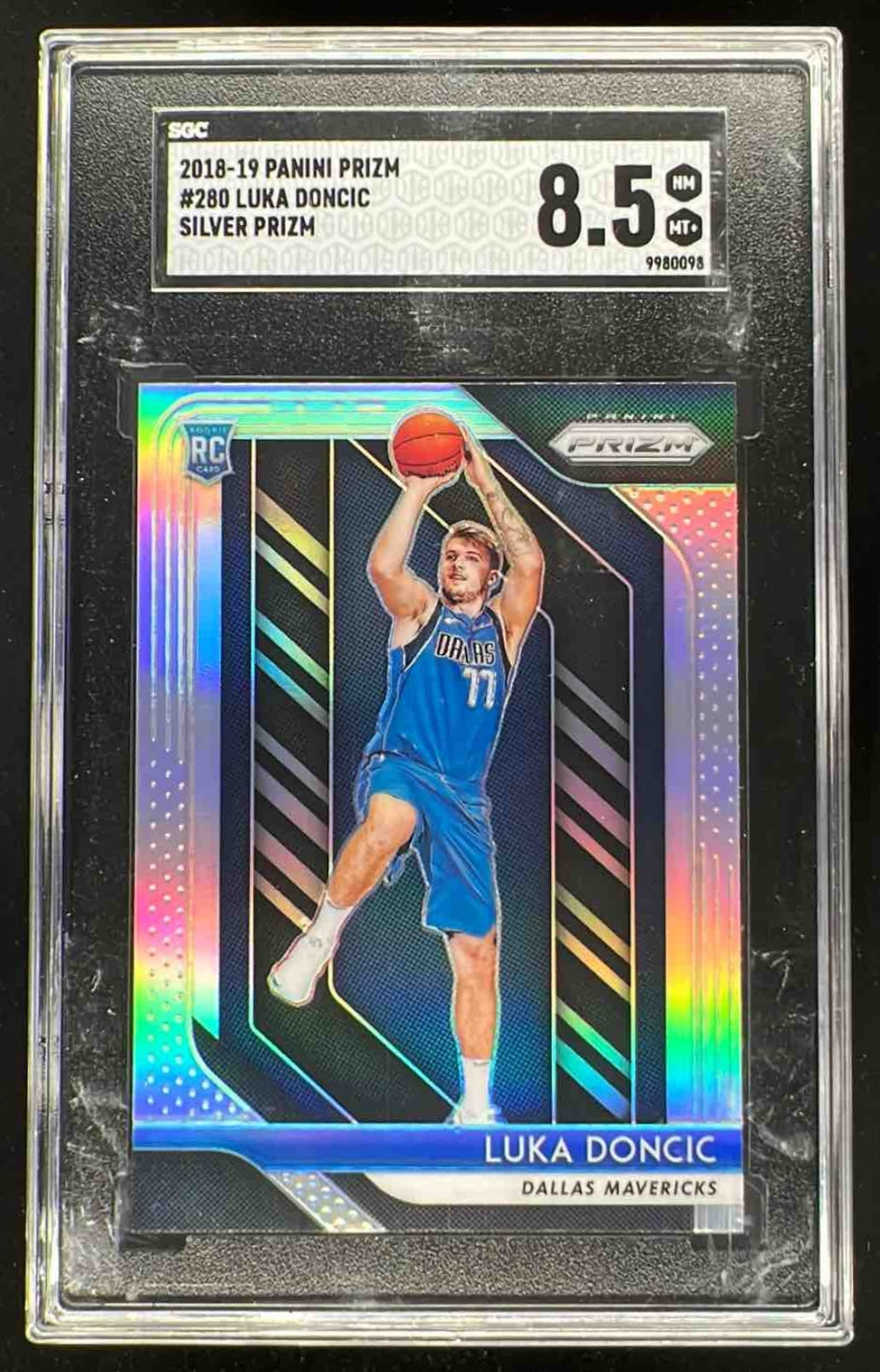 2018-19 Panini Prizm Prizms Silver #280 Luka Doncic RC SGC 8.5
