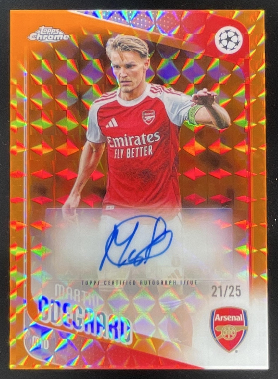 2025-26 Topps Chrome UEFA CC Orange Geometric #CA-MO Martin